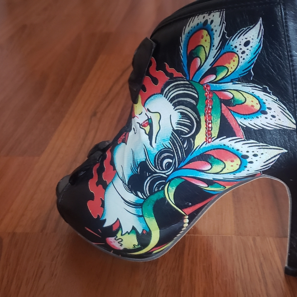 Iron fist shoes ( some scuffs on heel it self )